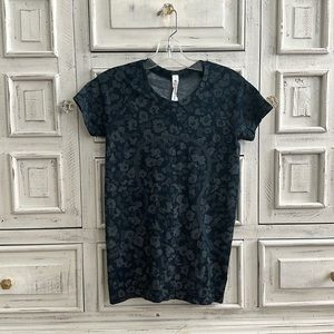 Lululemon navy blue shirt size 6. Never worn